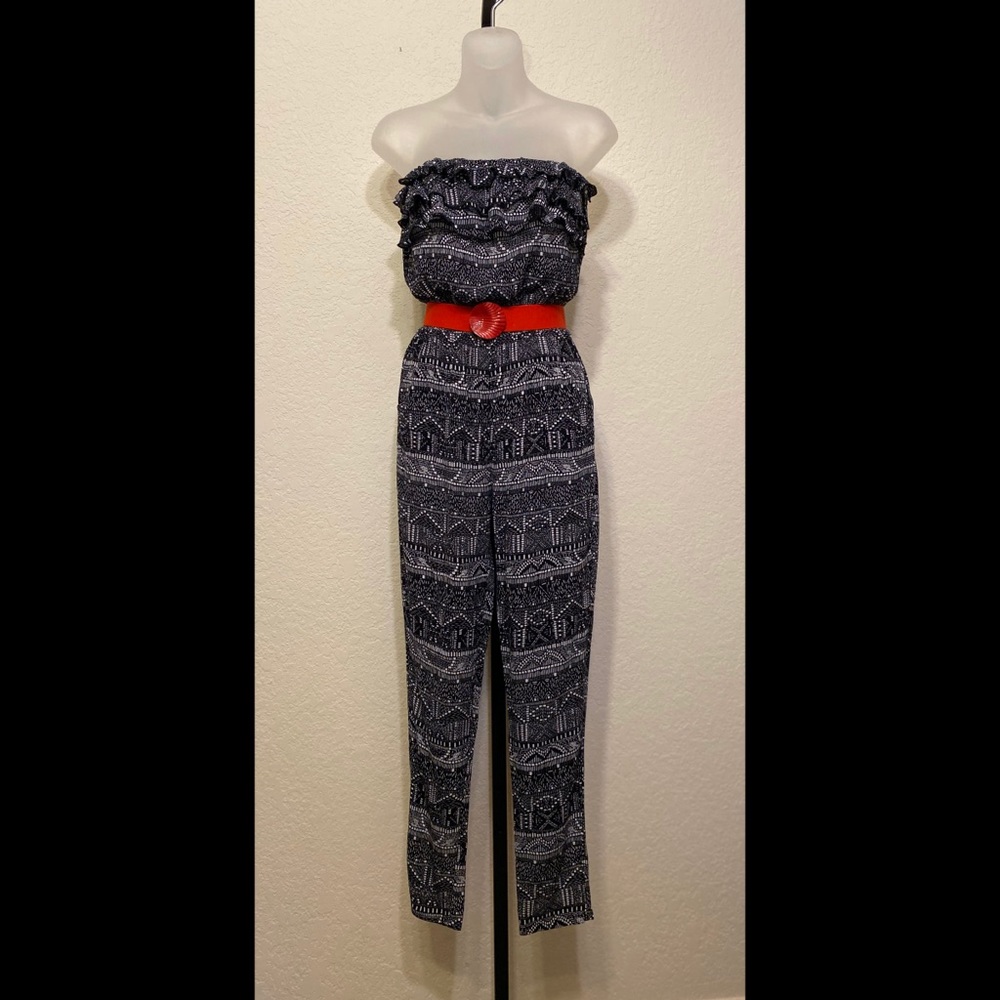 🎄🎄Hollister Ruffle Strapless Jumpsuit Small NWT